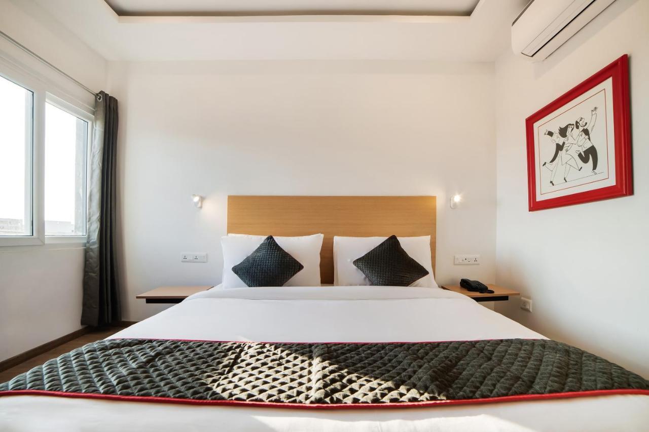 Hotel Townhouse Ss Aero Prime à Shamshabad Extérieur photo