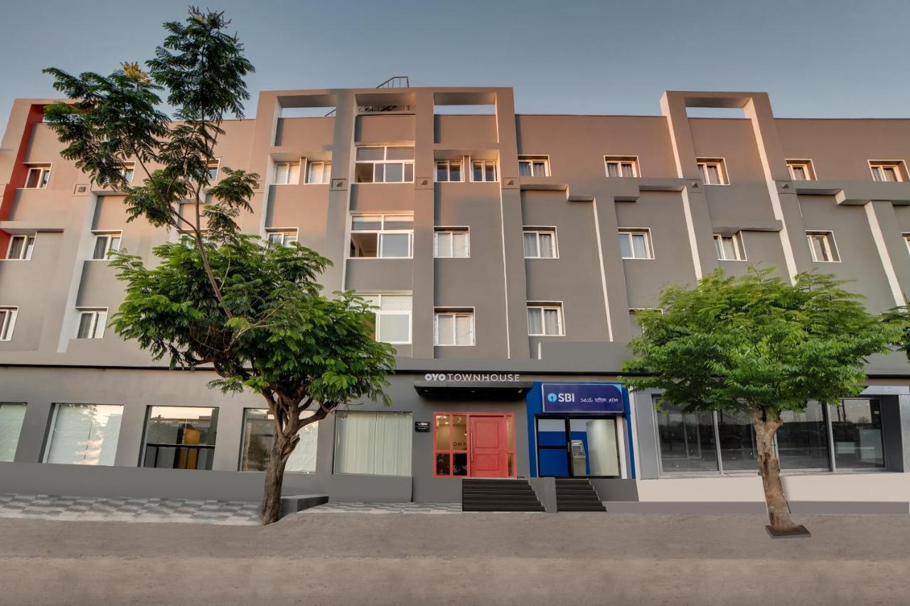 Hotel Townhouse Ss Aero Prime à Shamshabad Extérieur photo