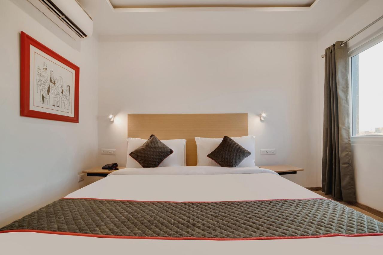 Hotel Townhouse Ss Aero Prime à Shamshabad Extérieur photo