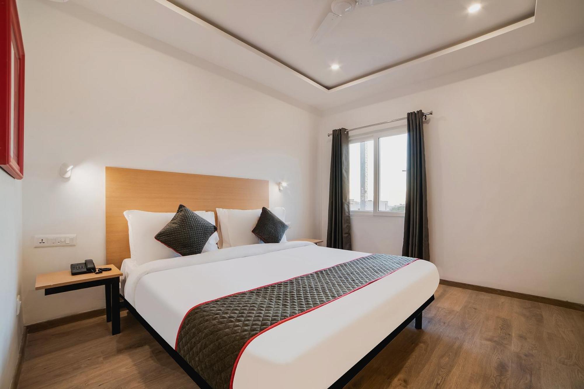 Hotel Townhouse Ss Aero Prime à Shamshabad Extérieur photo