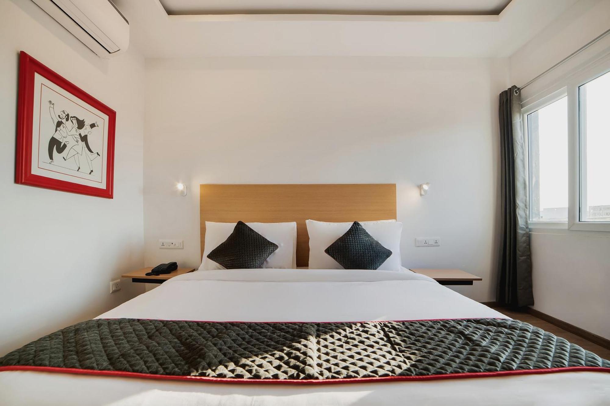 Hotel Townhouse Ss Aero Prime à Shamshabad Extérieur photo